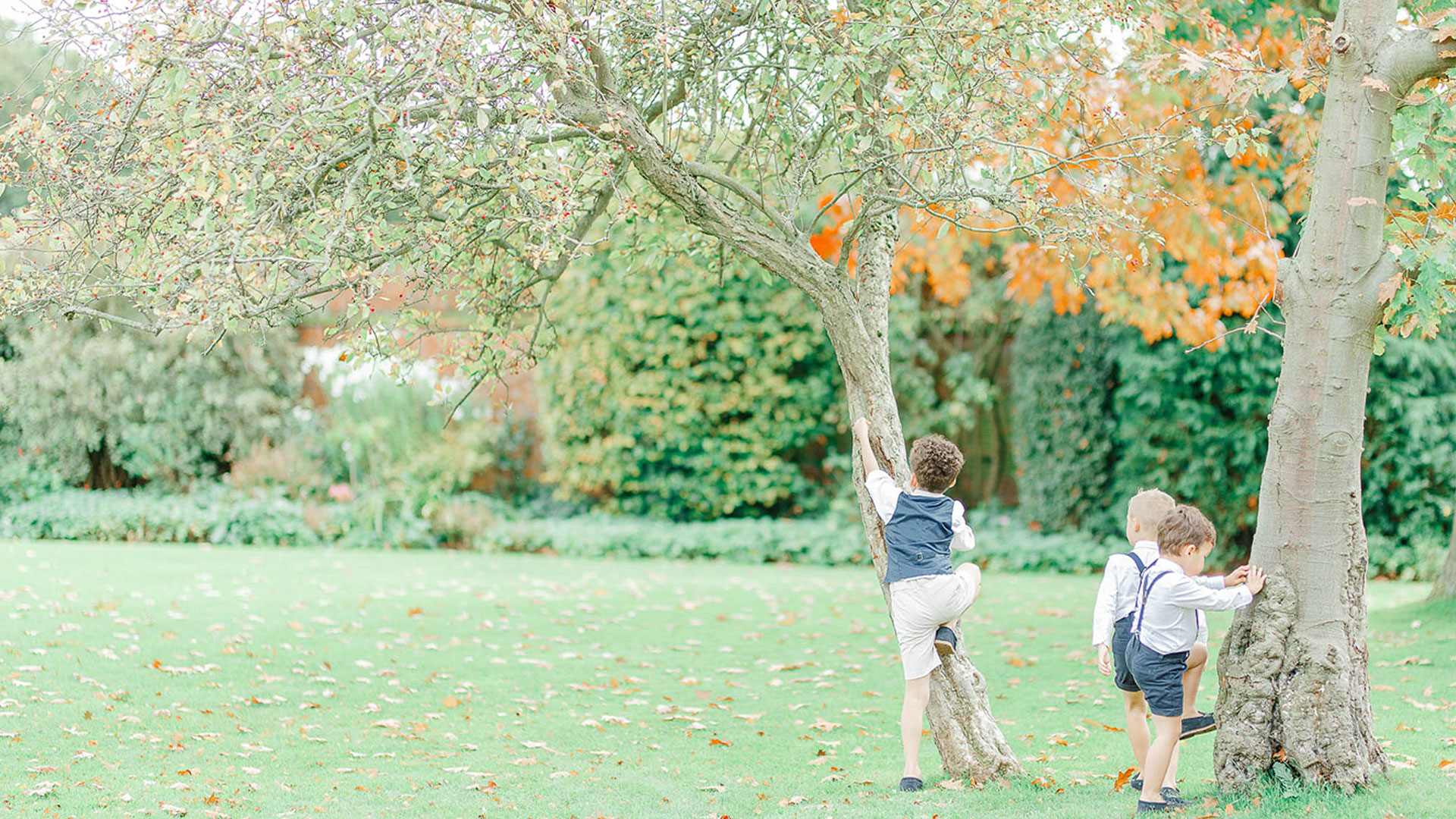 Enjoy the gardens at Gaynes Park with space to play garden games and keep little ones entertained - garden wedding